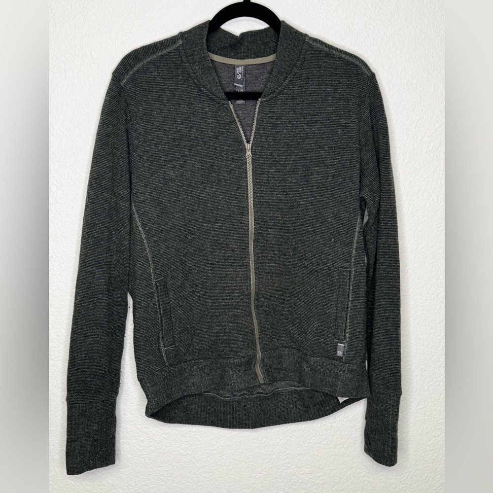 Men's Mountain Hardware Sweater size L
